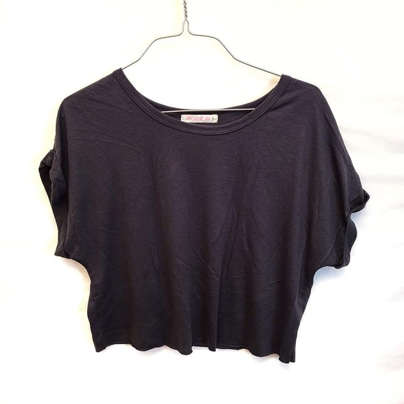 Lot of 3 Crop Top Tees - Picture 6 of 7